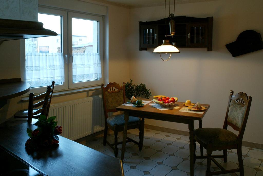 Hotel-Pension Mandy - Adults Only Senftenberg Habitación foto