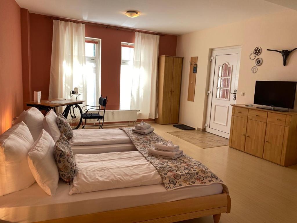 Hotel-Pension Mandy - Adults Only Senftenberg Exterior foto